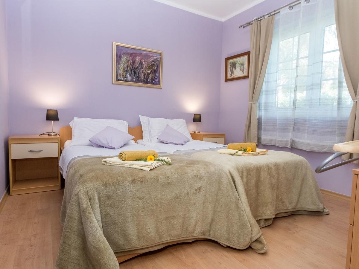 Spacious Holiday Home In Molat With Pool Brgulje Kültér fotó