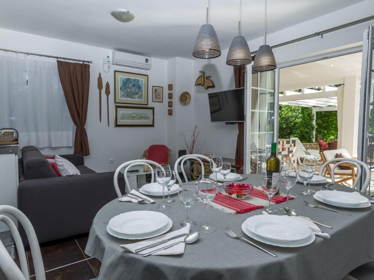 Spacious Holiday Home In Molat With Pool Brgulje Kültér fotó