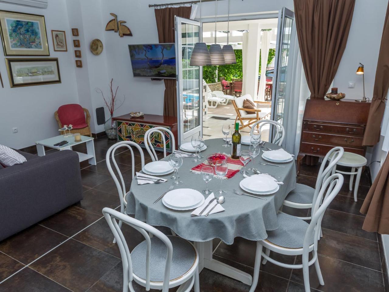 Spacious Holiday Home In Molat With Pool Brgulje Kültér fotó
