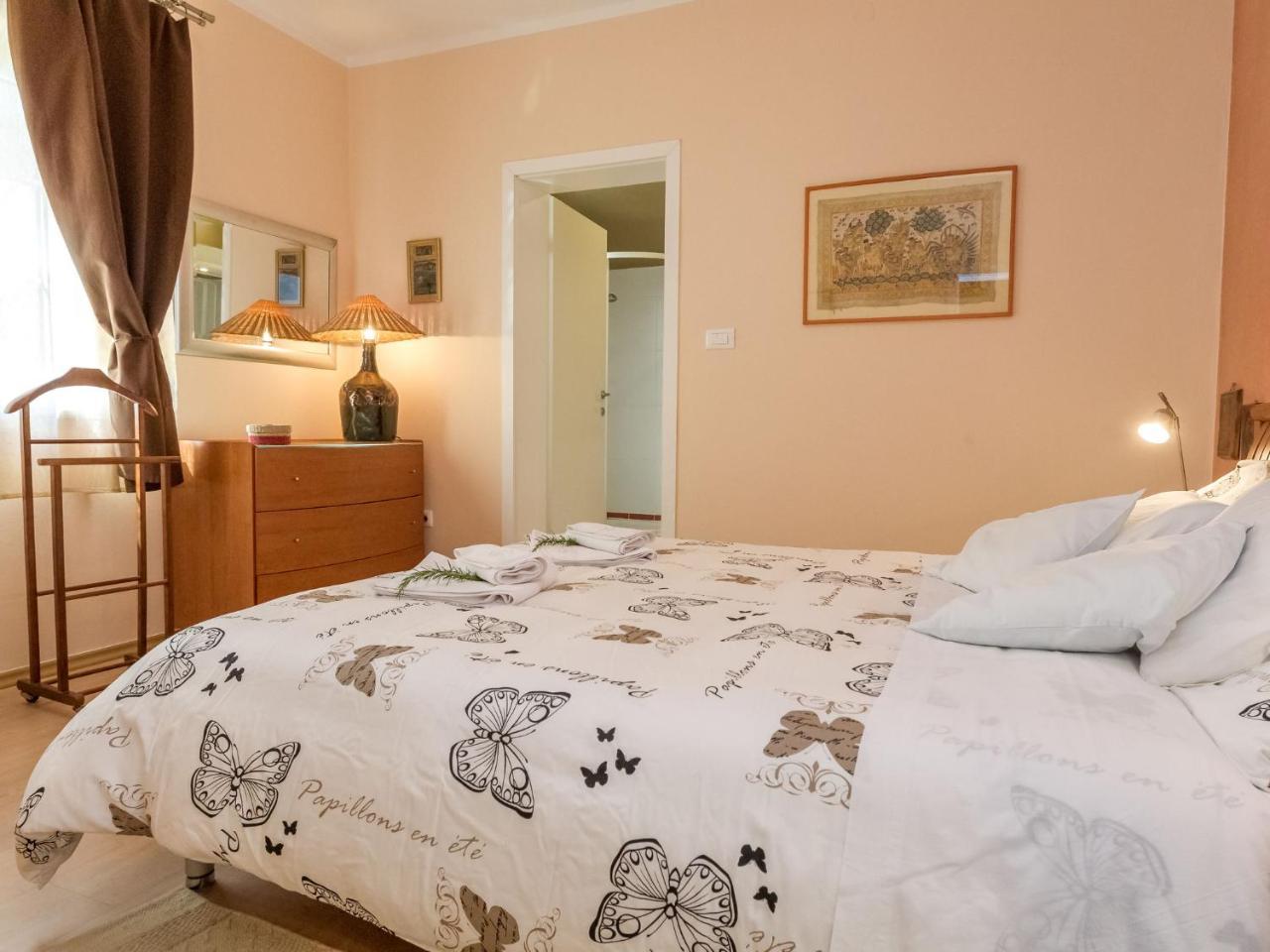 Spacious Holiday Home In Molat With Pool Brgulje Kültér fotó